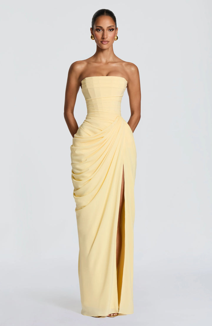 Lola™ | Sculpting Elegance That Defines Your Figure